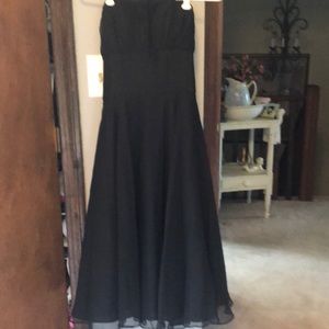 Juniors black dress